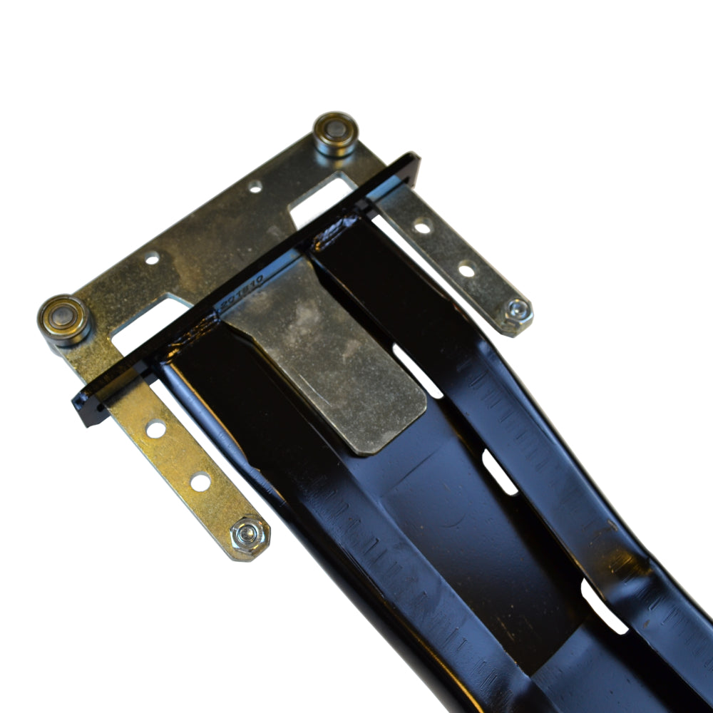 ADAICO PILLAR WITH CHASSIS HOOK (0505014)
